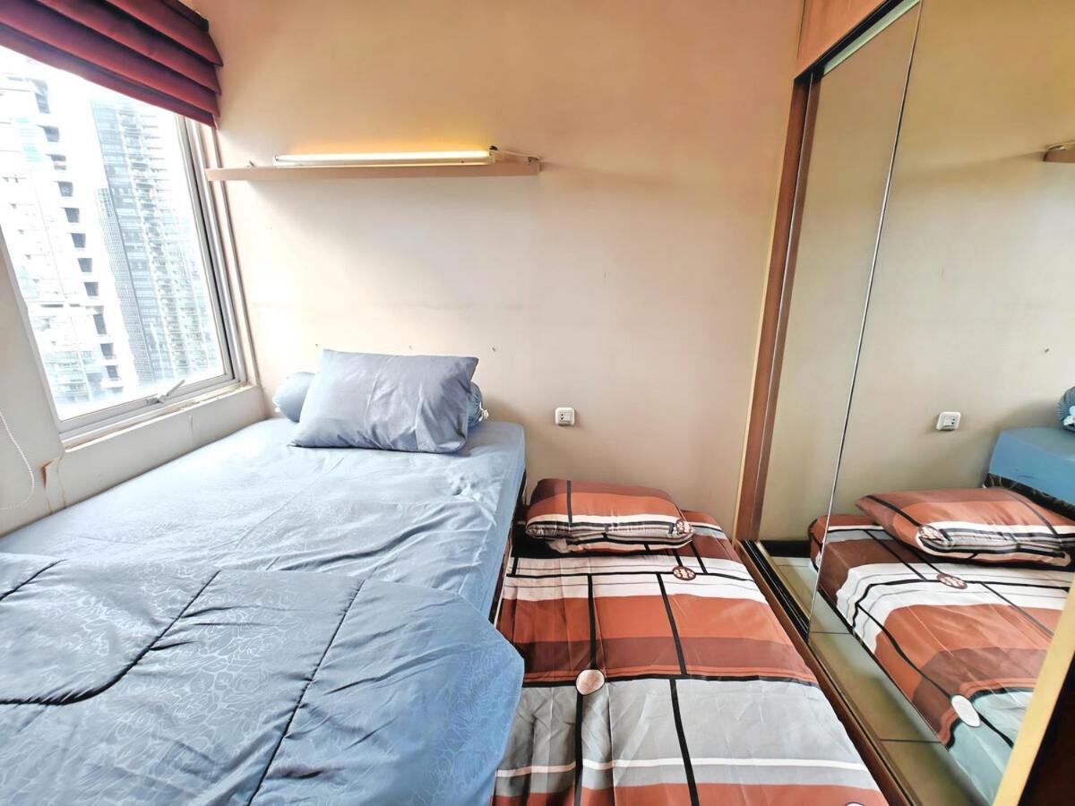Strategic 3br Sudirman Park With Wi-fi, Pool,gym By 2ndhome Apartemen